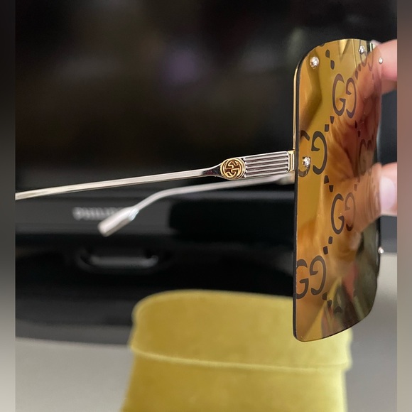 Gucci Authentic Large Shield Sunglasses - Picture 3 of 7